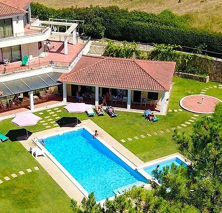 Quinta Dos Amarelos No Meco בית הארחה