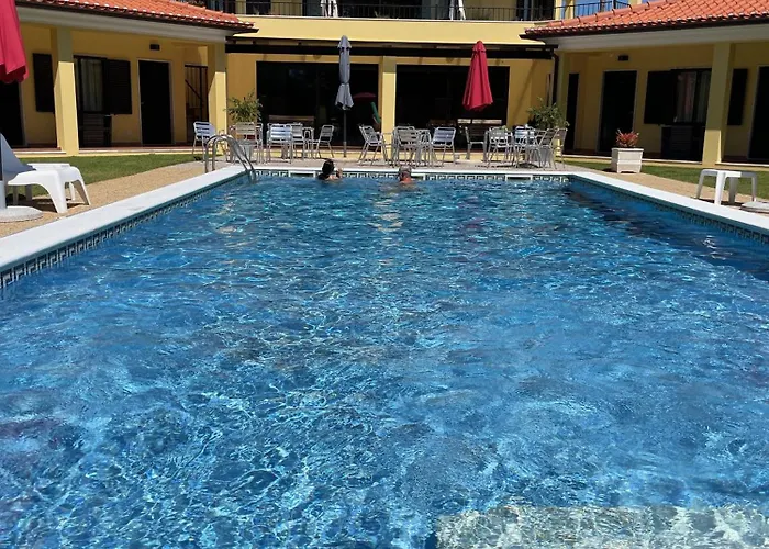 Quinta Dos Amarelos No Meco Konukevi